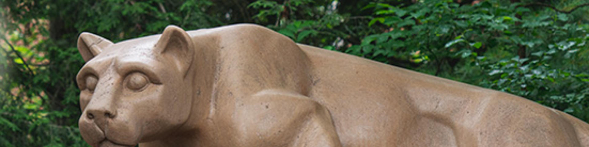 Penn State Nittany Lion statue.